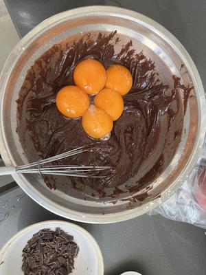 德芙巧克力版戚风蛋糕（无可可粉）的做法 步骤3