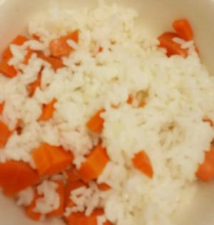 胡萝卜蛋炒饭的做法 步骤1