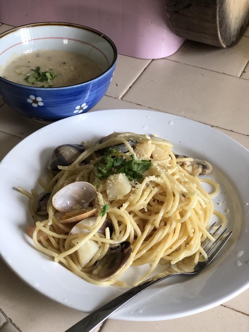蒜香海鲜意大利面