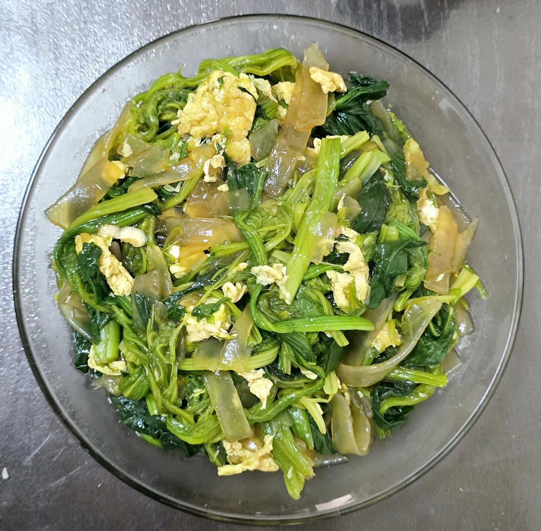 吕小厨菠菜炒粉条