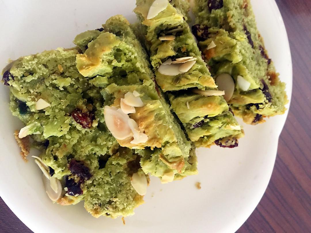 牛油果蛋糕~低油低糖纯天然萌绿