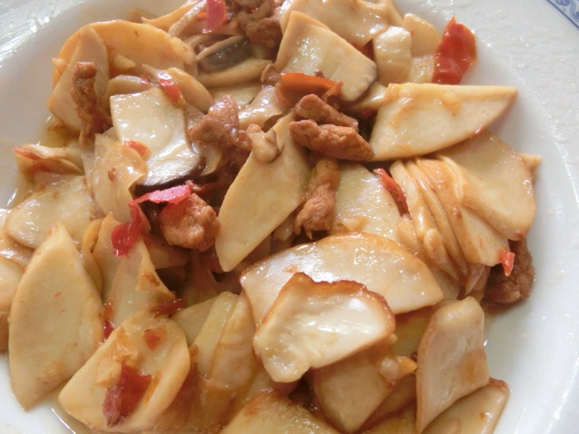 五花肉爆炒杏鲍菇