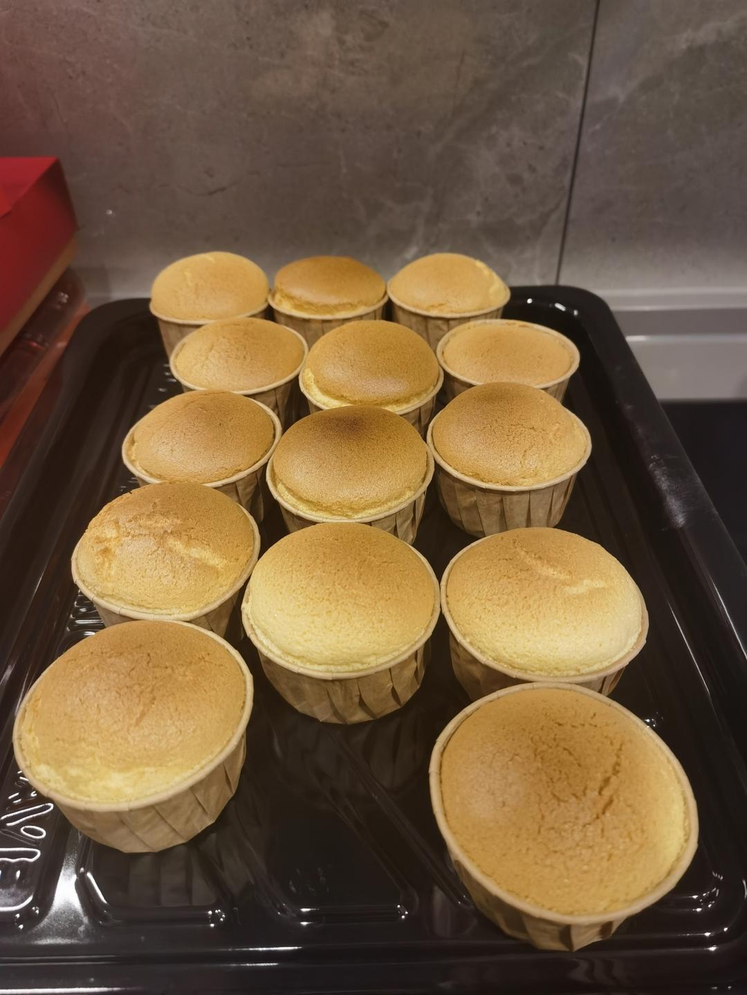 纸杯蛋糕 8寸戚风蛋糕的量