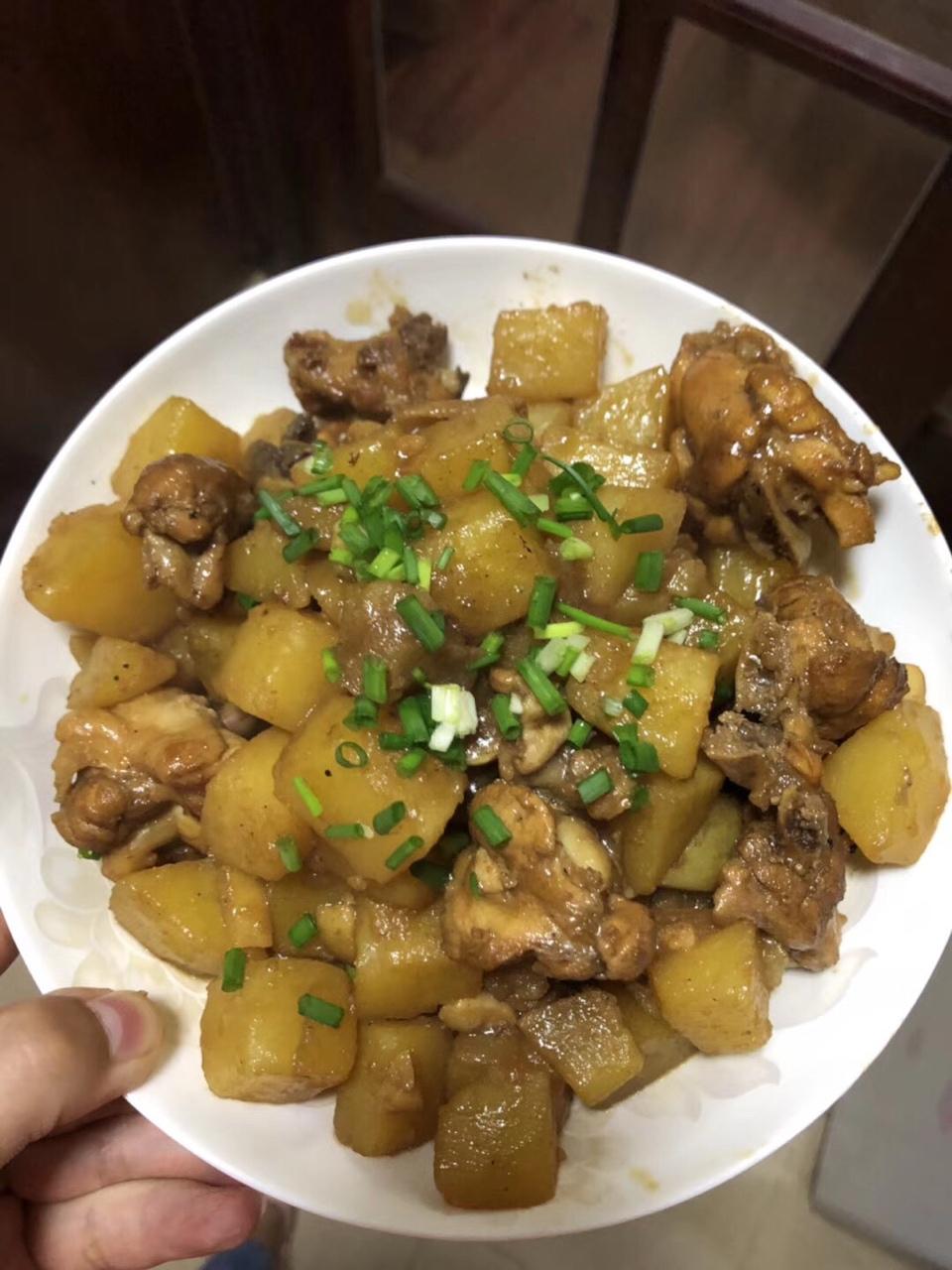 土豆炖鸡块