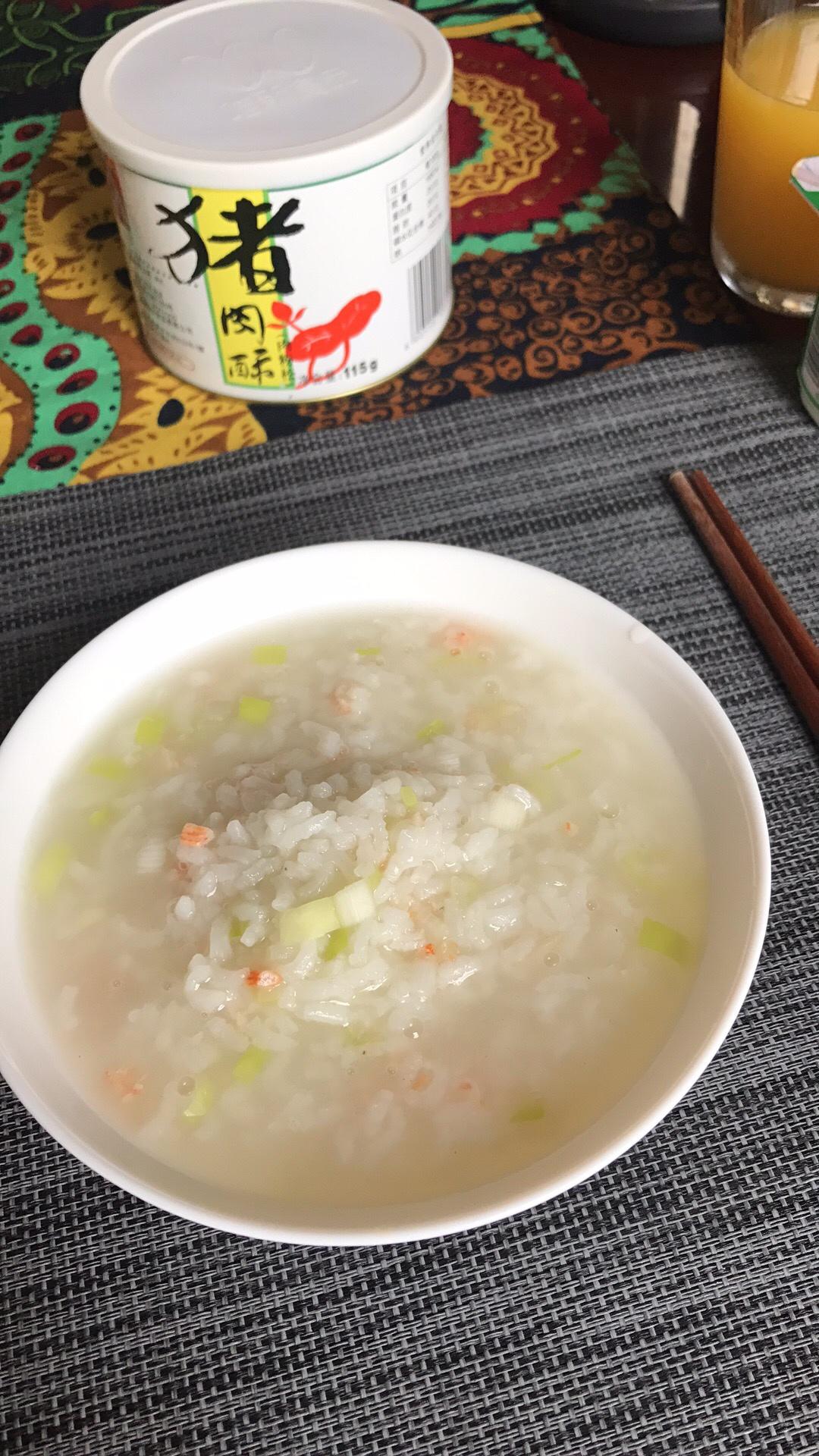 葱碎虾米粥的做法