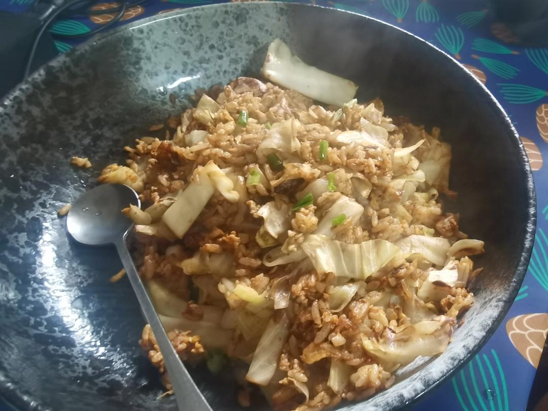 包菜鸡蛋炒饭