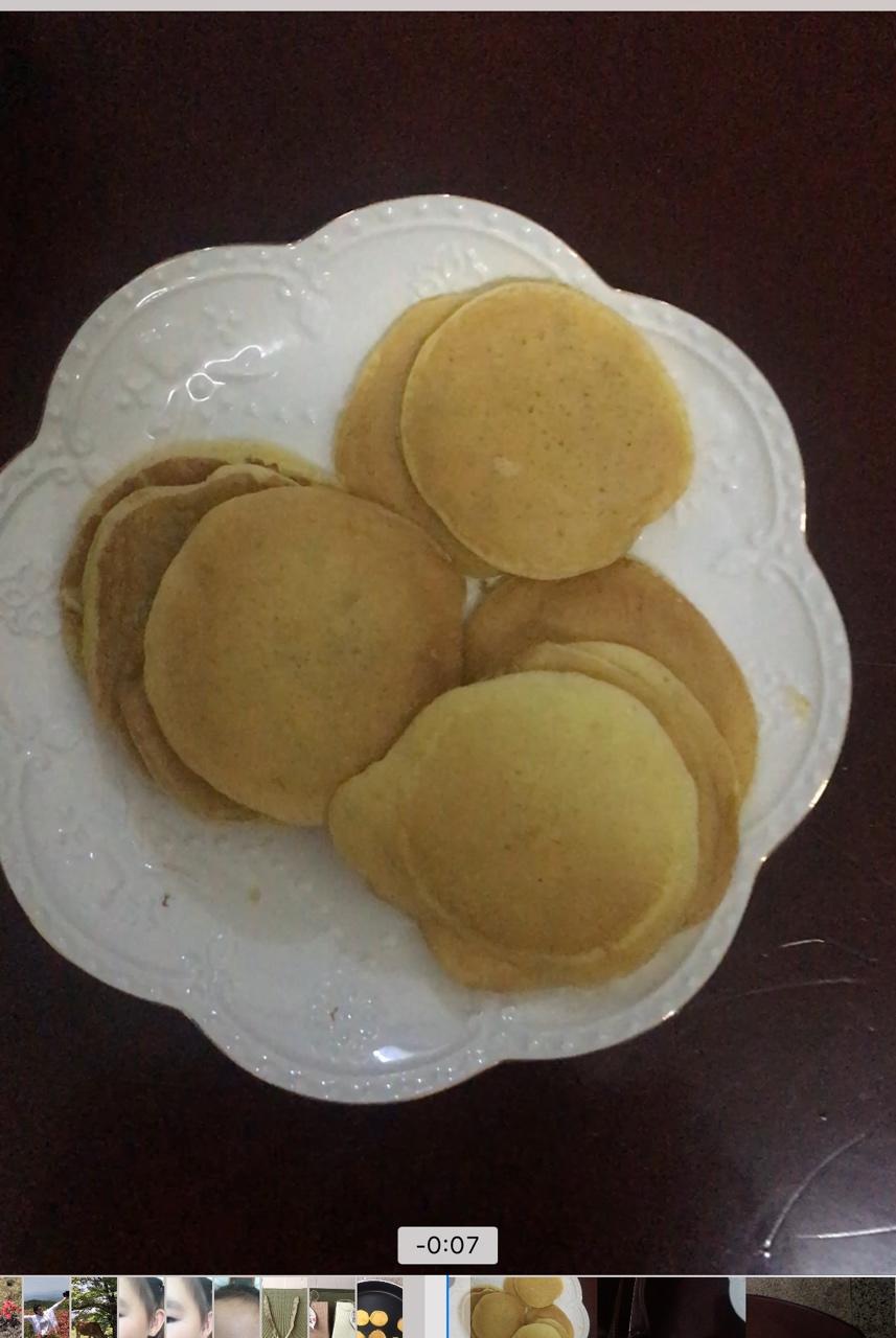 【减脂早餐】无油香蕉松饼（超简单）