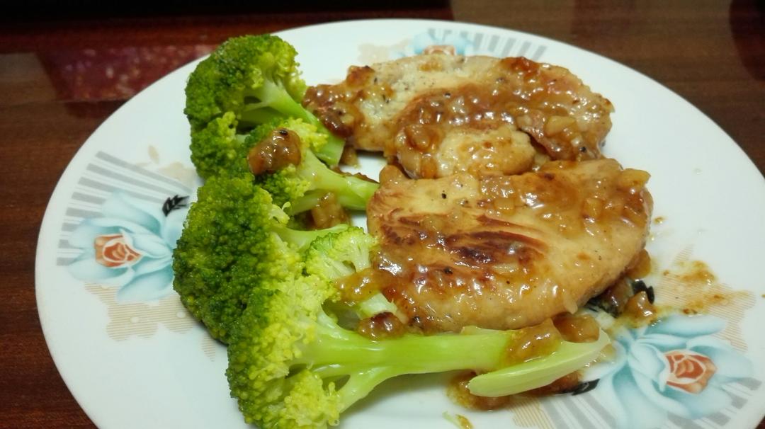 酷炫屌炸天好吃的煎鸡胸肉（香蒜蜂蜜煎鸡胸肉）
