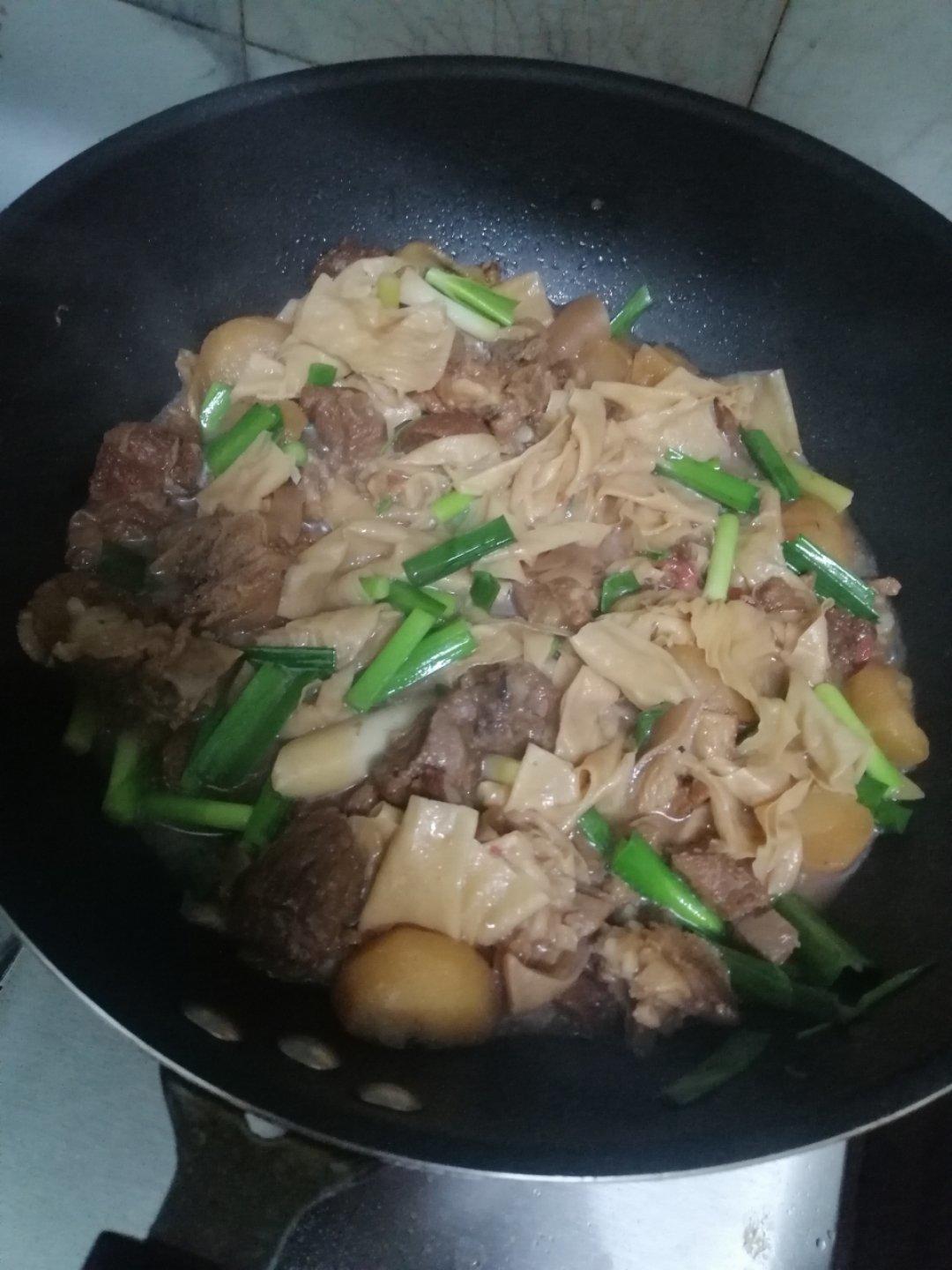 秘制支竹羊肉煲