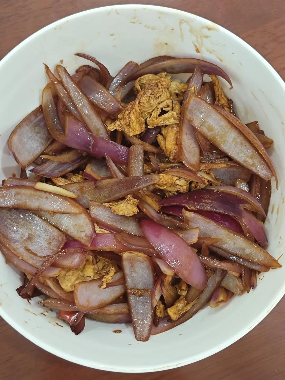 降压防癌的好食材  洋葱炒鸡蛋