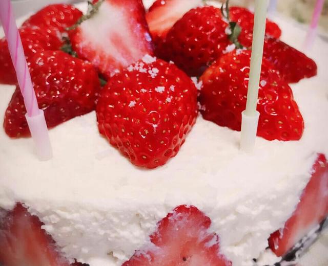 奥利奥草莓酸奶慕斯蛋糕