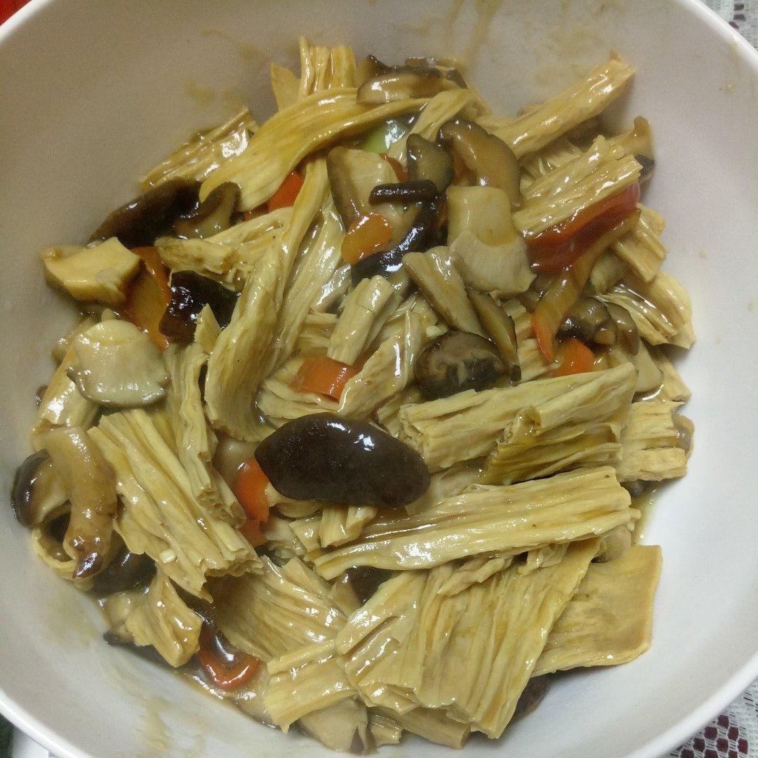 腐竹烧香菇