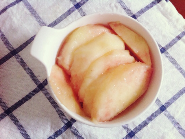 桃子的朴素吃法（桃子加盐）
