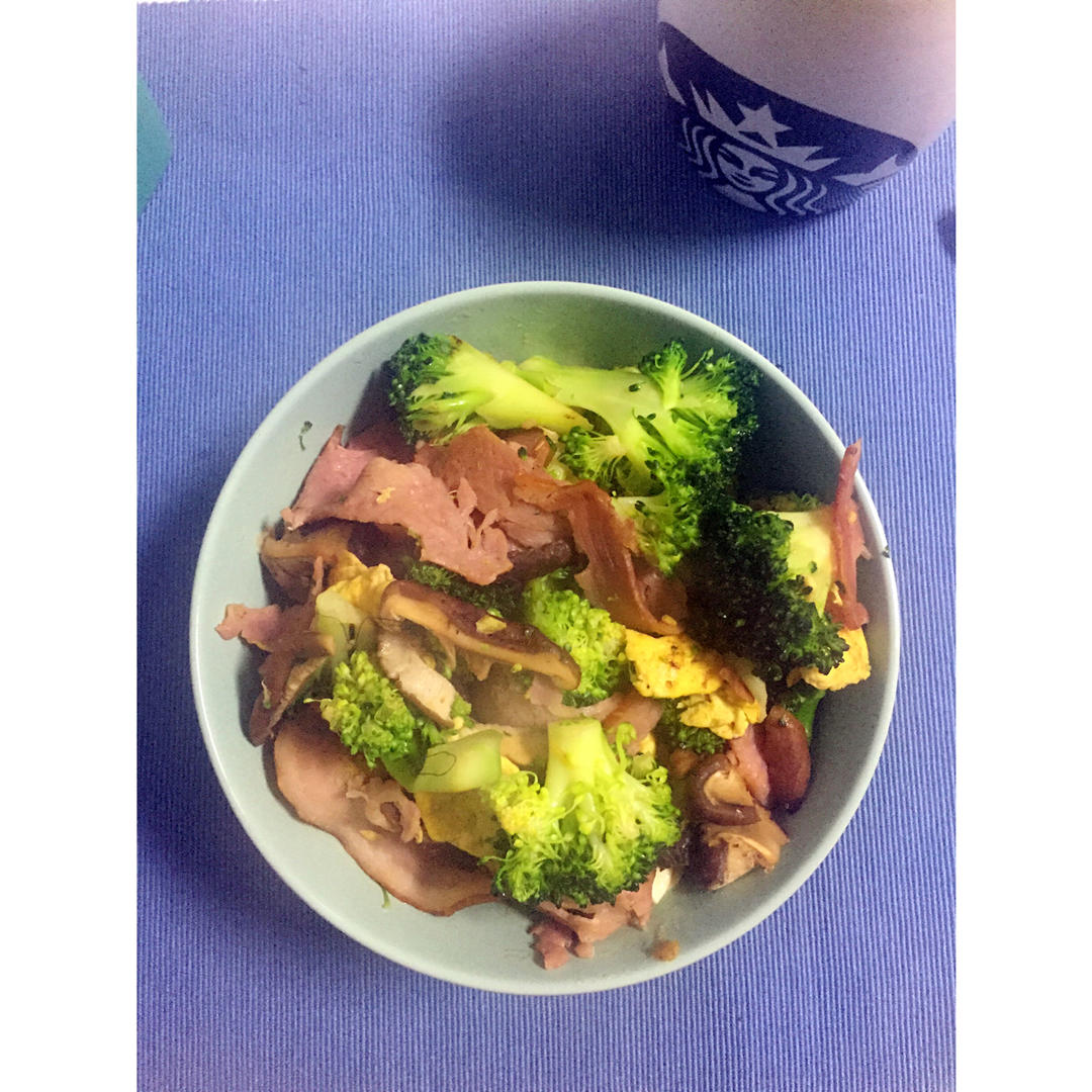 西兰花香菇炒培根