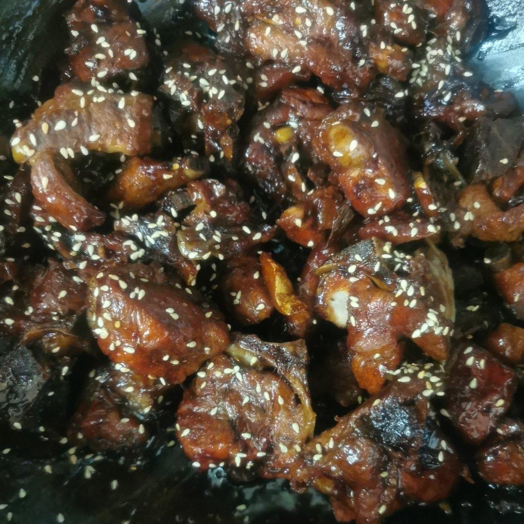 糖醋排骨的家常做法，色泽红亮，口感醇厚，好吃的停不下来