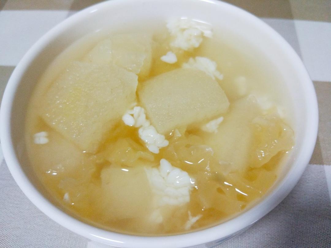酒酿银耳雪梨汤