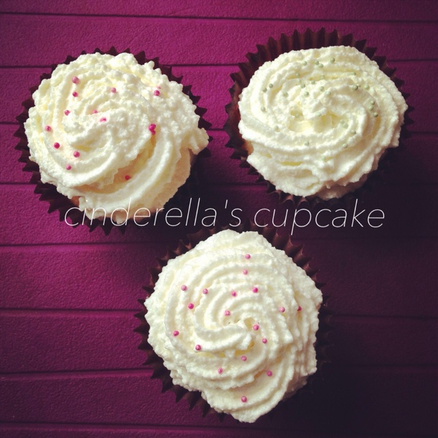 杯子草莓蛋糕cupcake