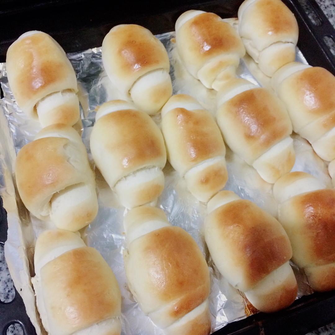 节日里的COMFORT FOOD --- 黄油面包卷