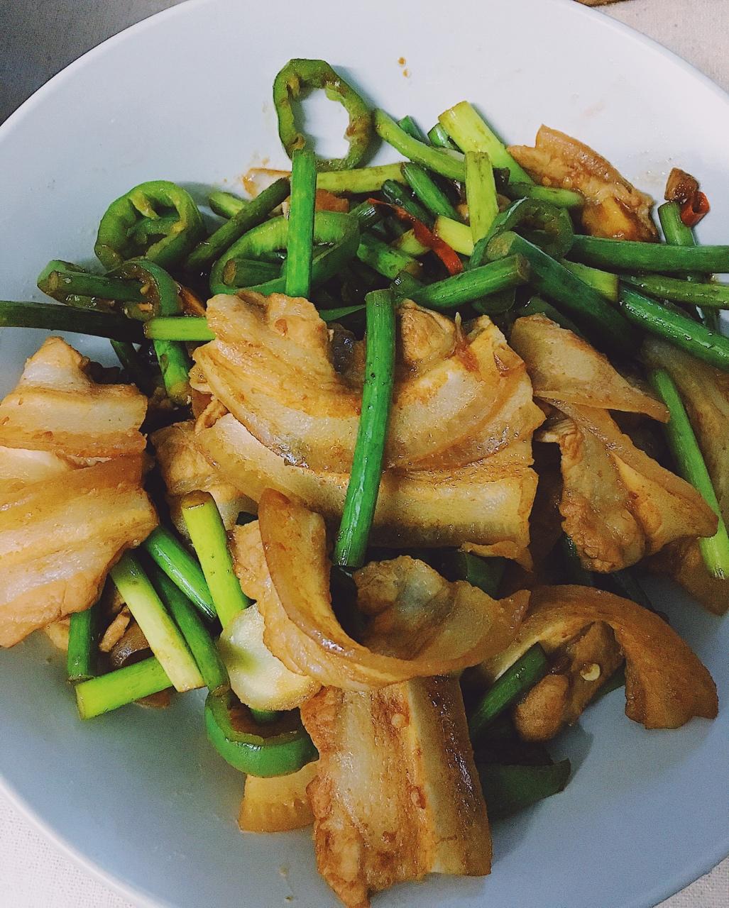 五花肉干煸土豆片