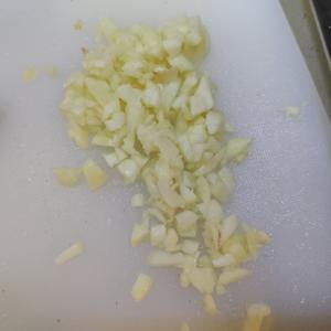 电煮锅版：香菇土豆焖鸡的做法 步骤3