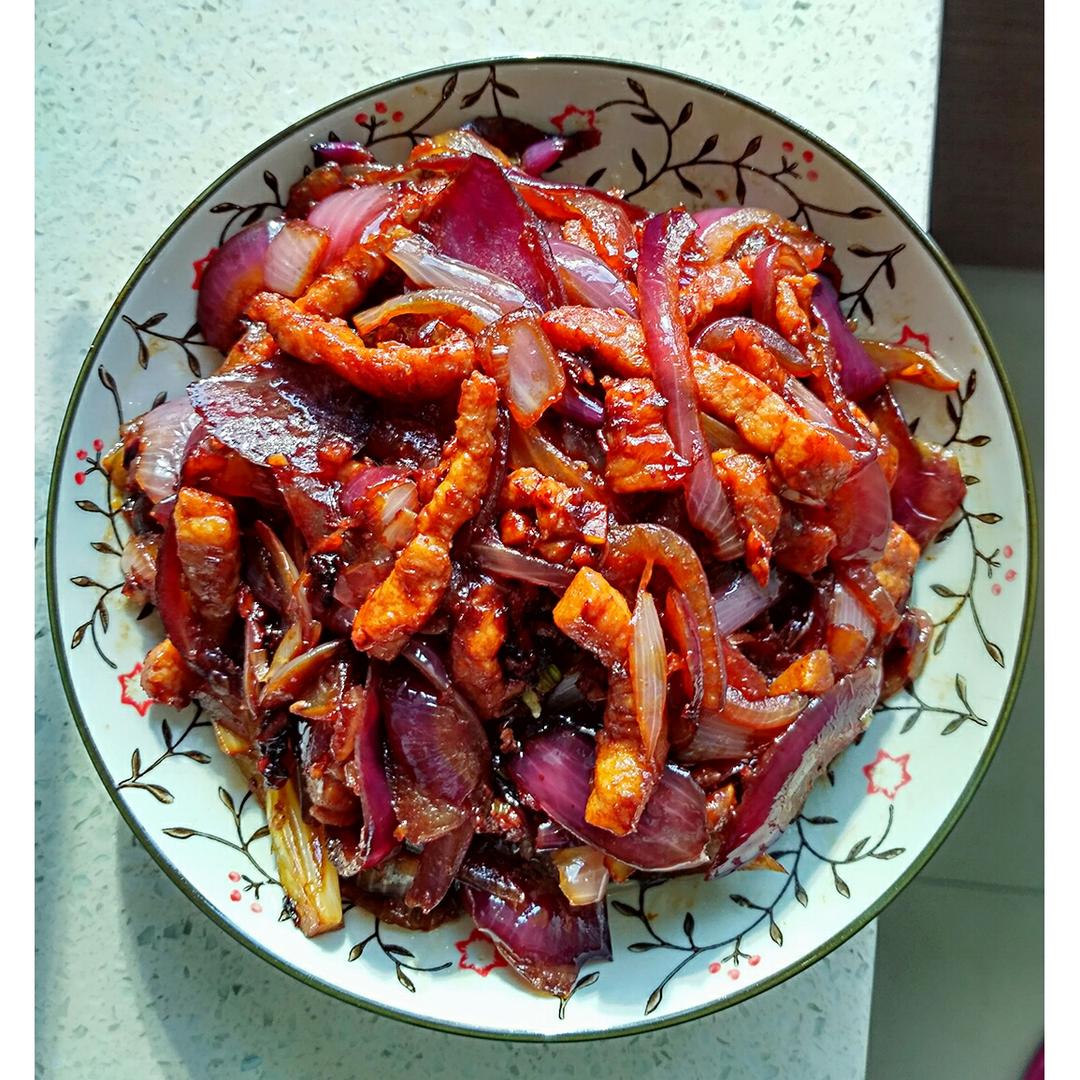 洋葱炒肉