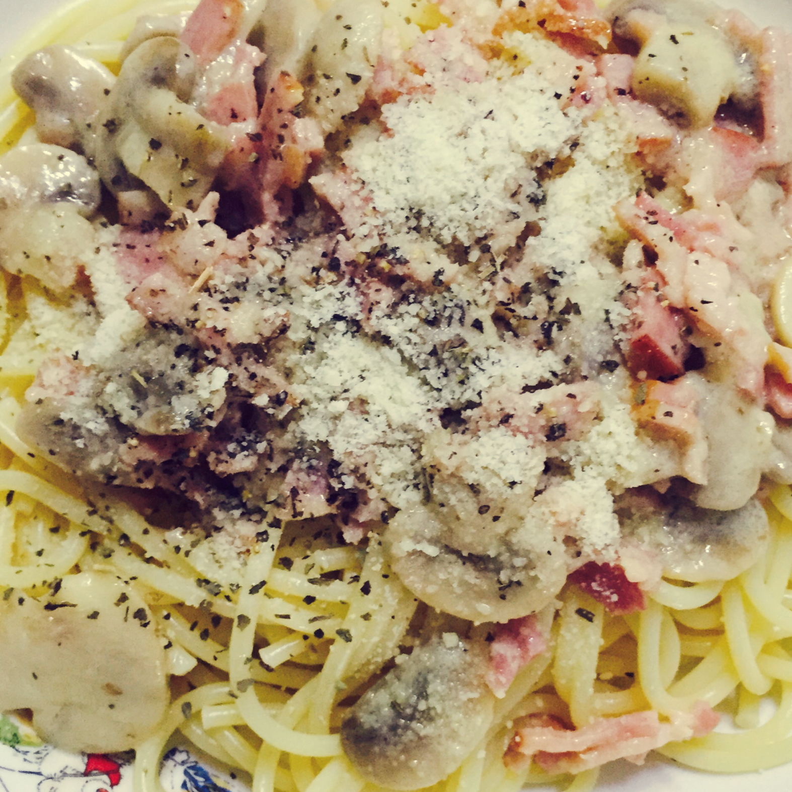 奶油培根蘑菇意面