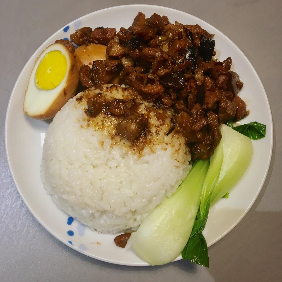洋葱酥卤肉饭