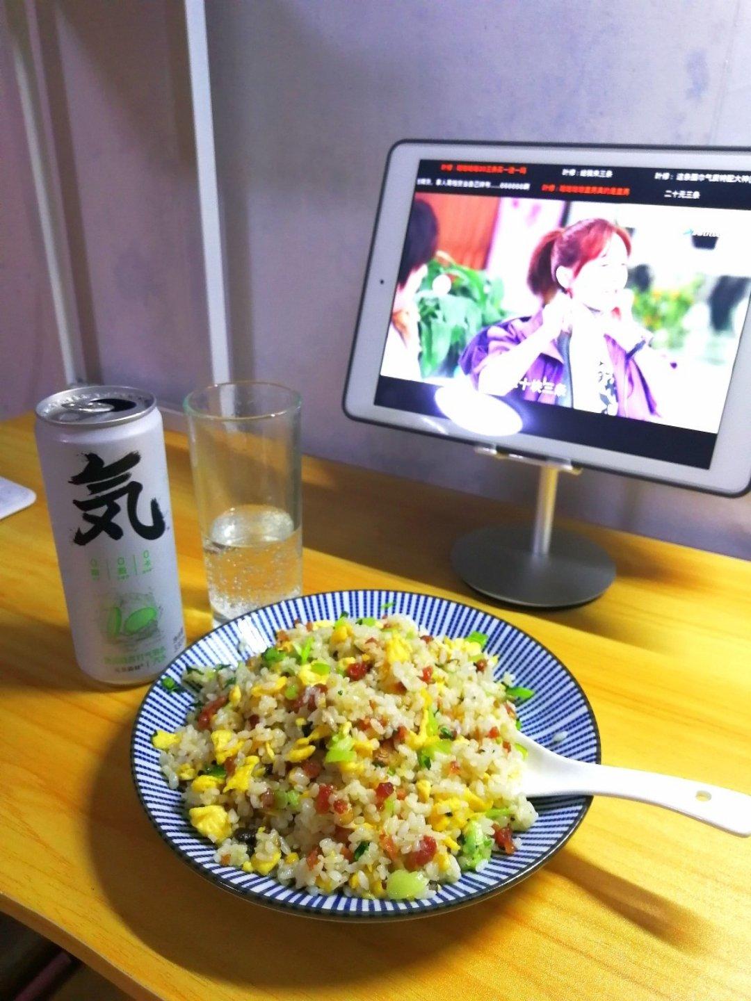 腊肠黄金炒饭