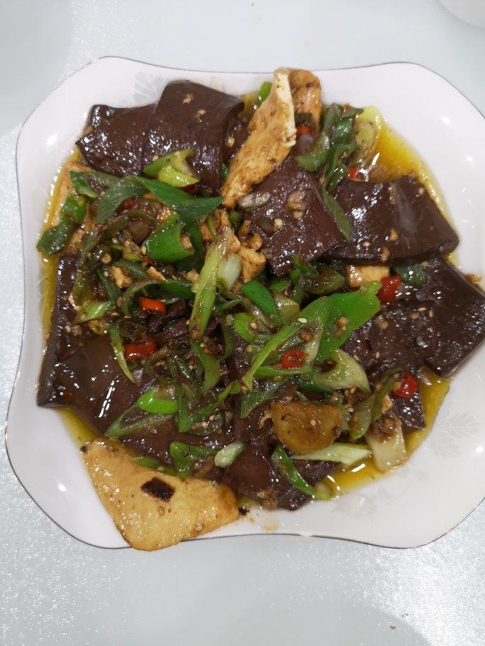 爆炒鸭血