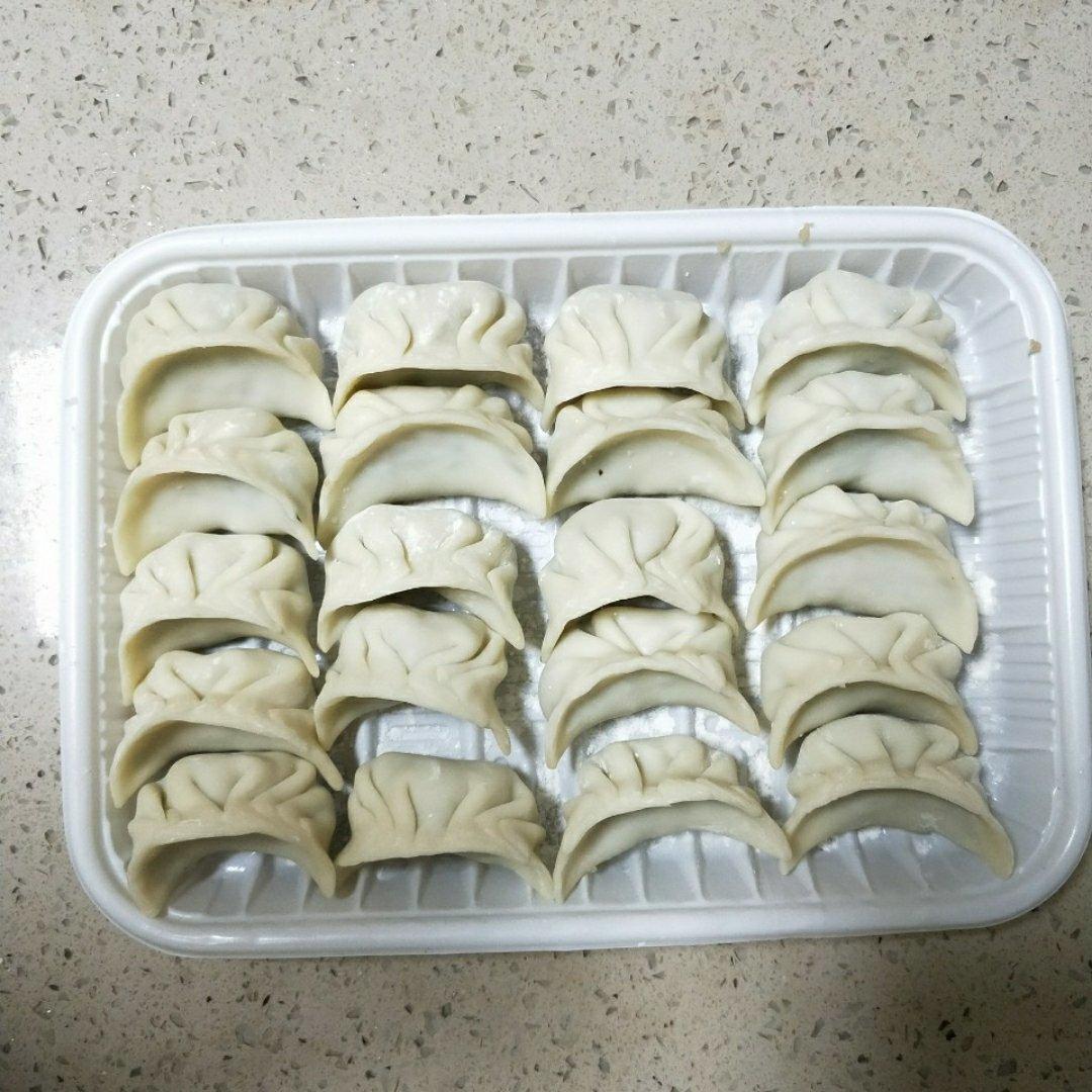 韭菜猪肉饺子(最简单最好吃又最多汁的饺子)
