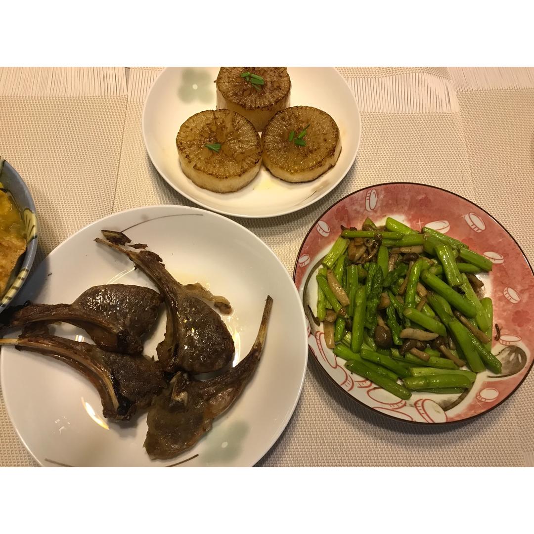 芦笋炒蘑菇