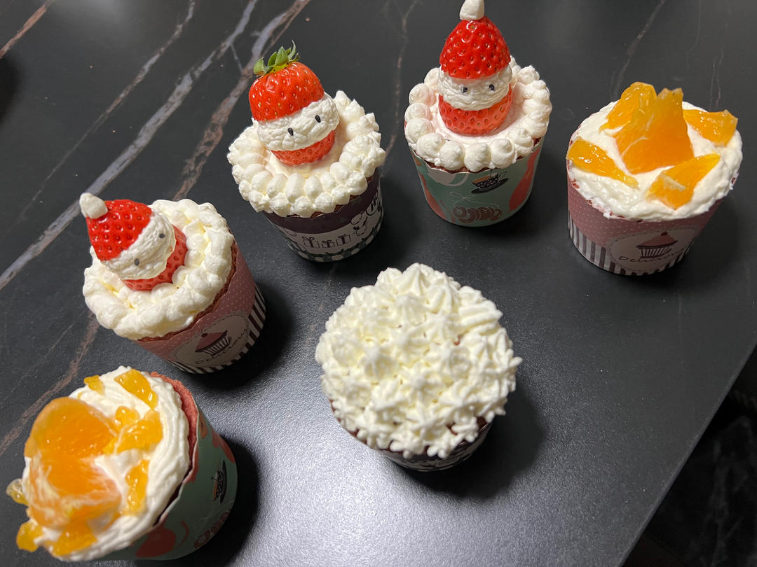 圣诞纸杯蛋糕 x 博世打蛋器