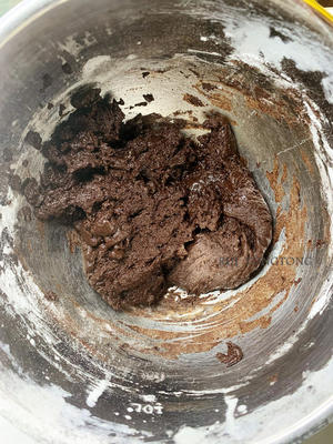 香浓巧克力纸杯蛋糕的做法 步骤3