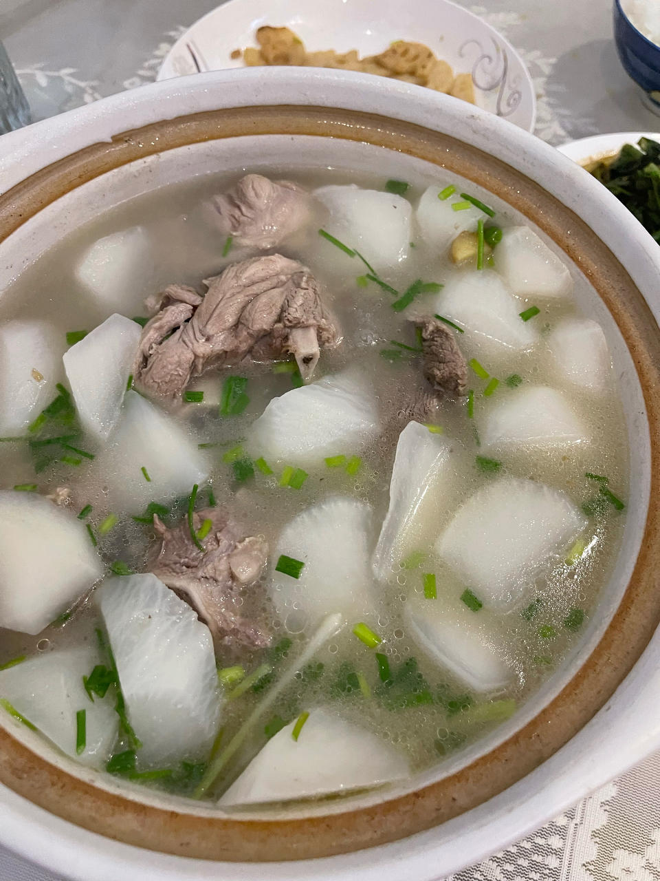 l萝卜筒骨汤