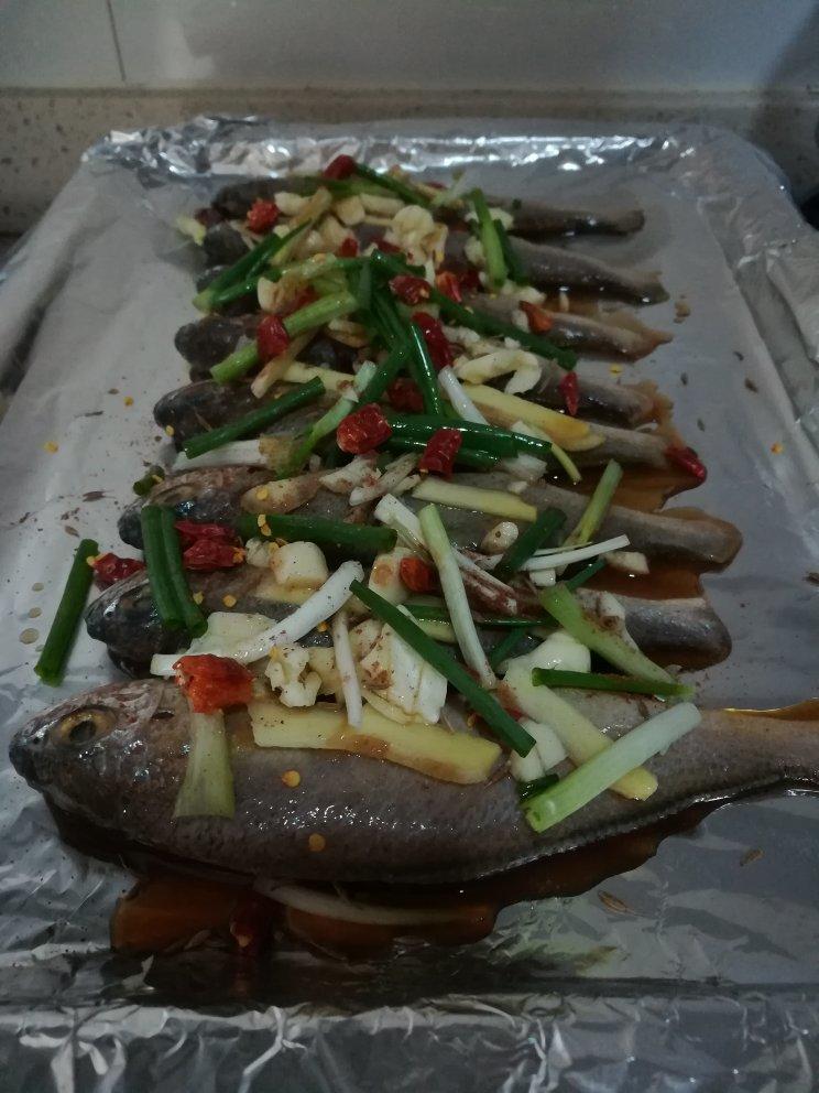 蒜烤小黄鱼