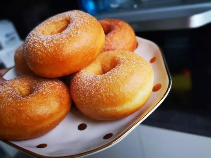 🍩超快手一小时低糖无需烤箱的甜甜圈（详细视频）