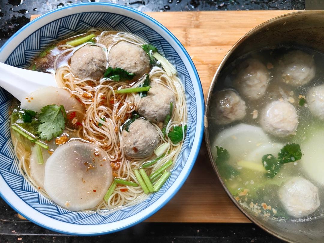 牛肉丸子萝卜汤，简单易做的鲜美味道