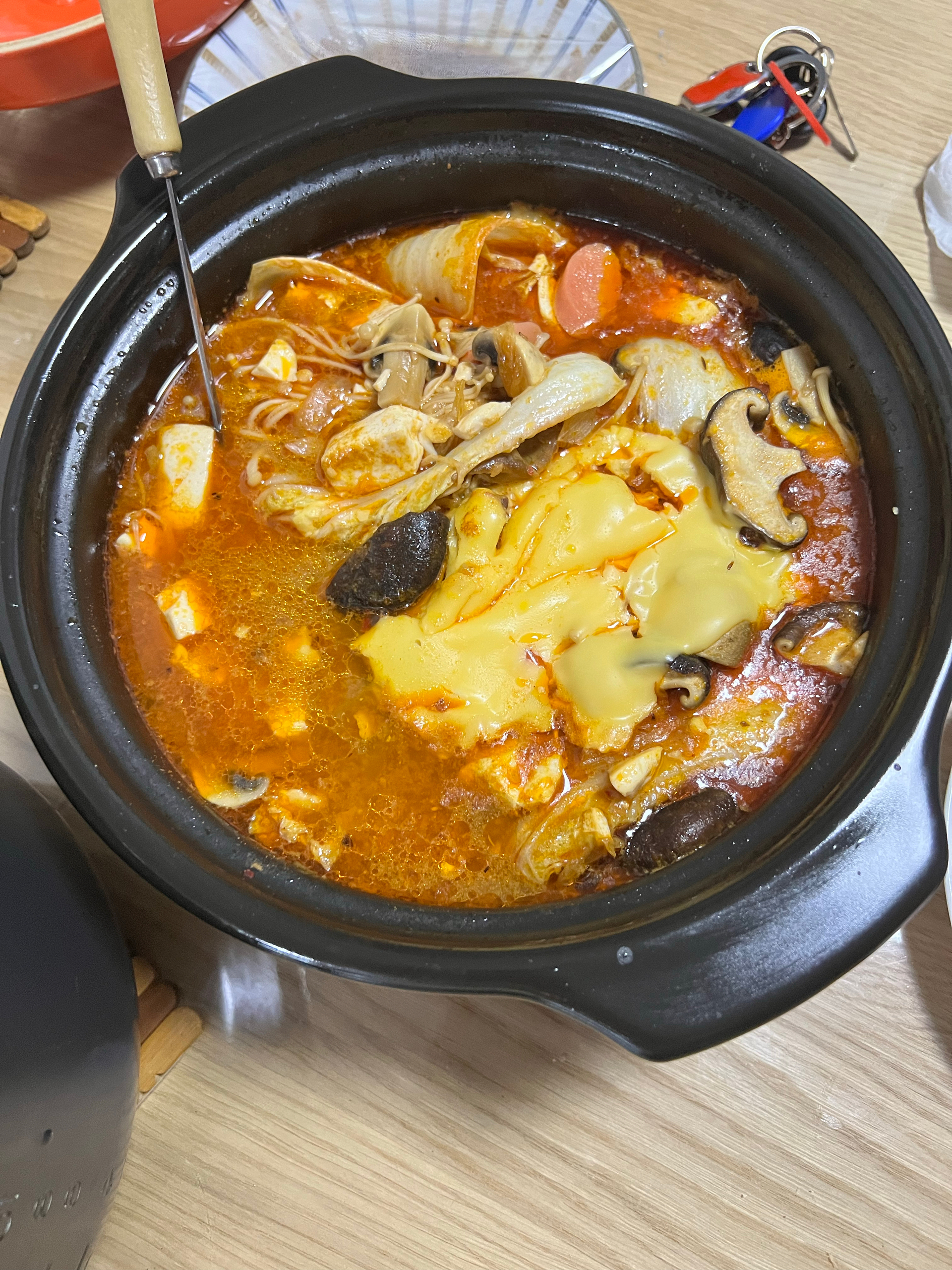 天冷的时候，来一锅热腾腾的韩式牛肉泡菜锅