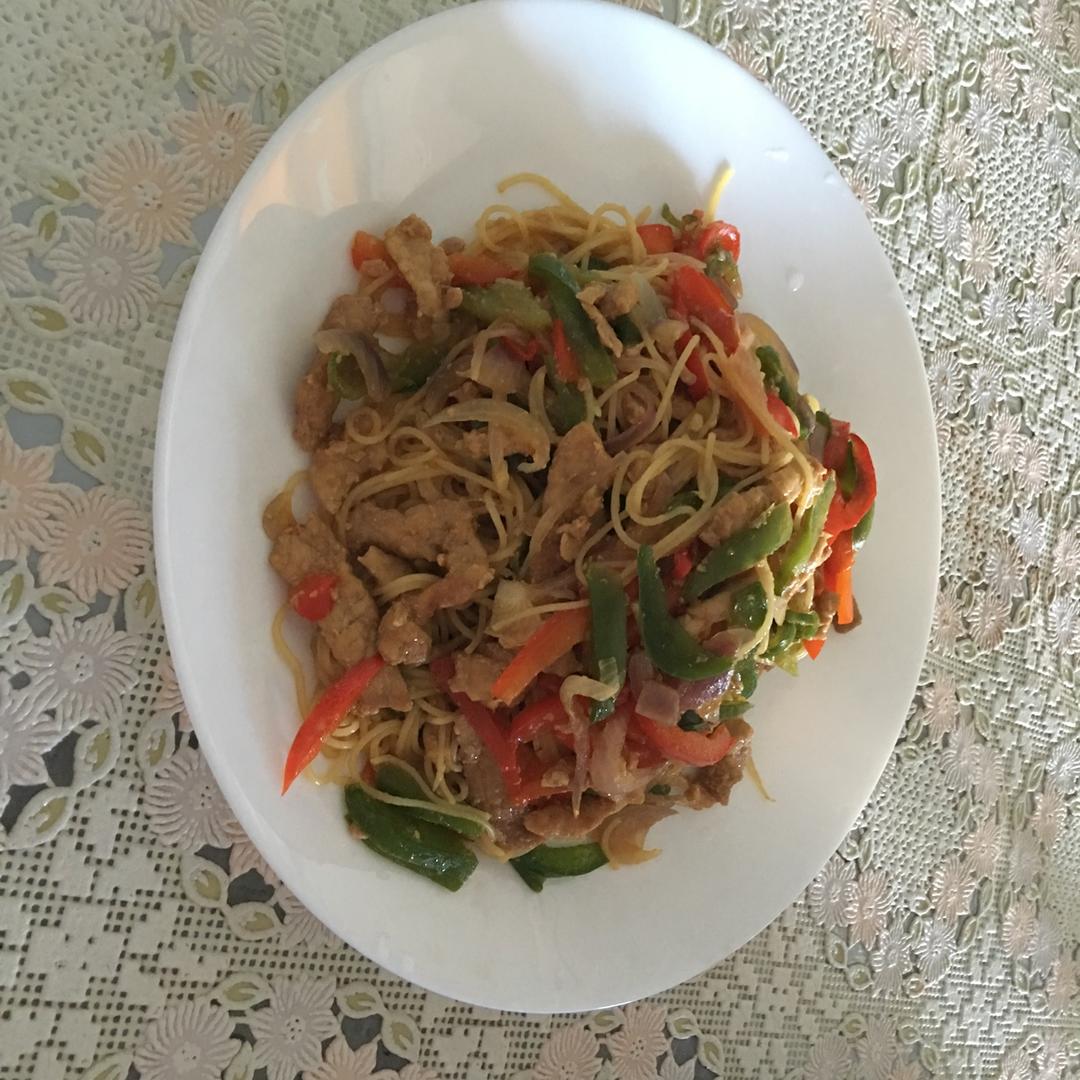 黑椒牛柳炒意面