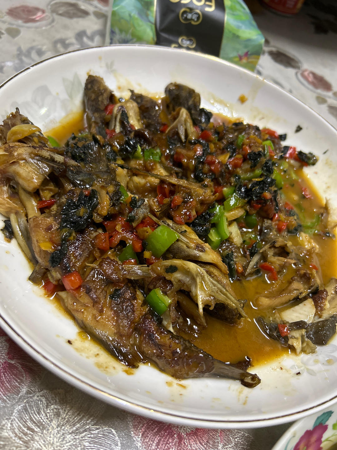 闷个黄骨鱼，黄丫头，黄鸭叫，家常简单味的！