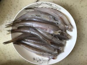 香煎沙丁鱼的做法 步骤1
