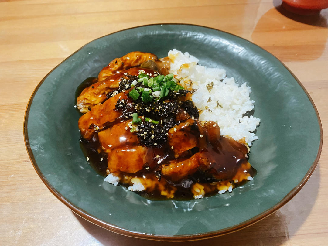 蒲烧鳗鱼饭