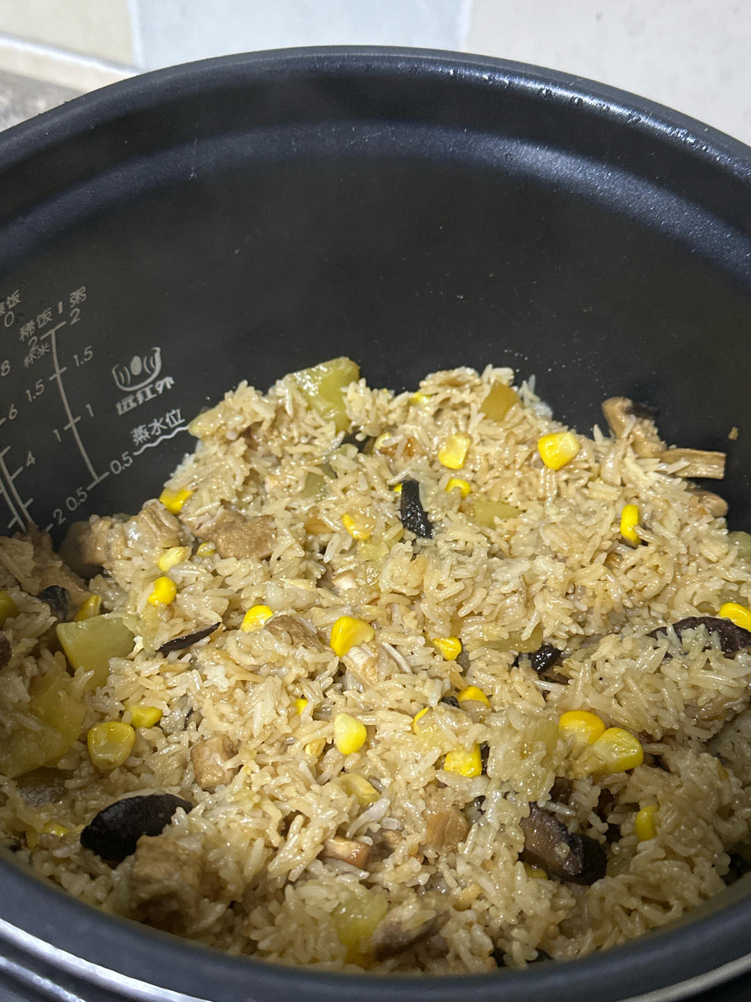 五花肉土豆焖饭￨爆好吃