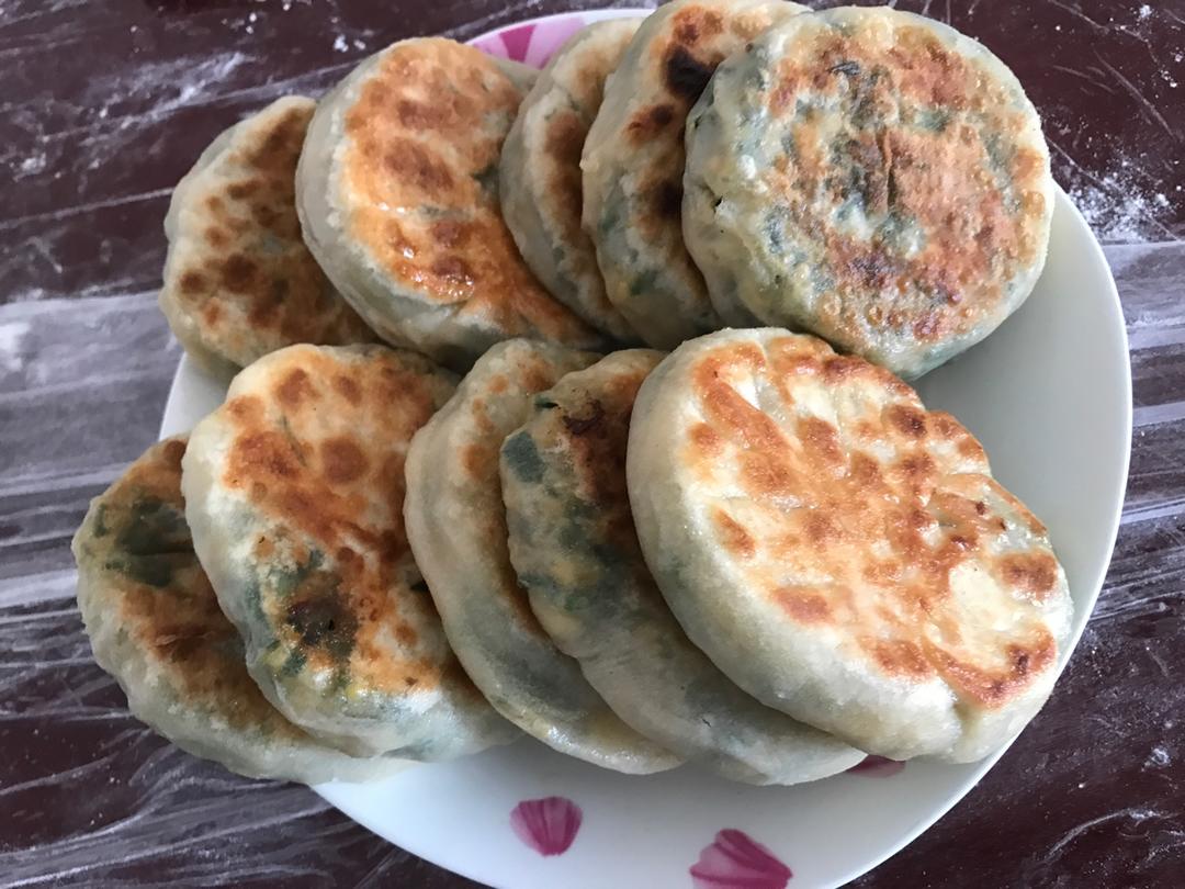 j杨丹做的薄皮韭菜饼
