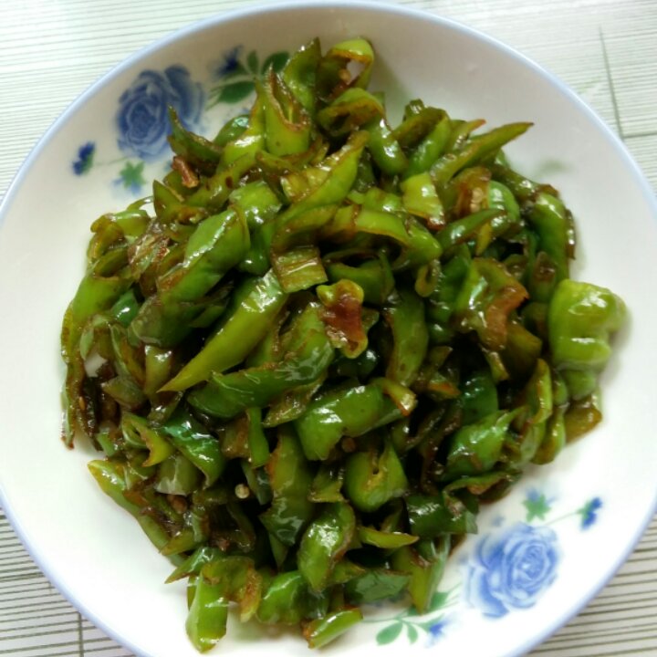 小手冰凉_2quv做的清炒线辣椒