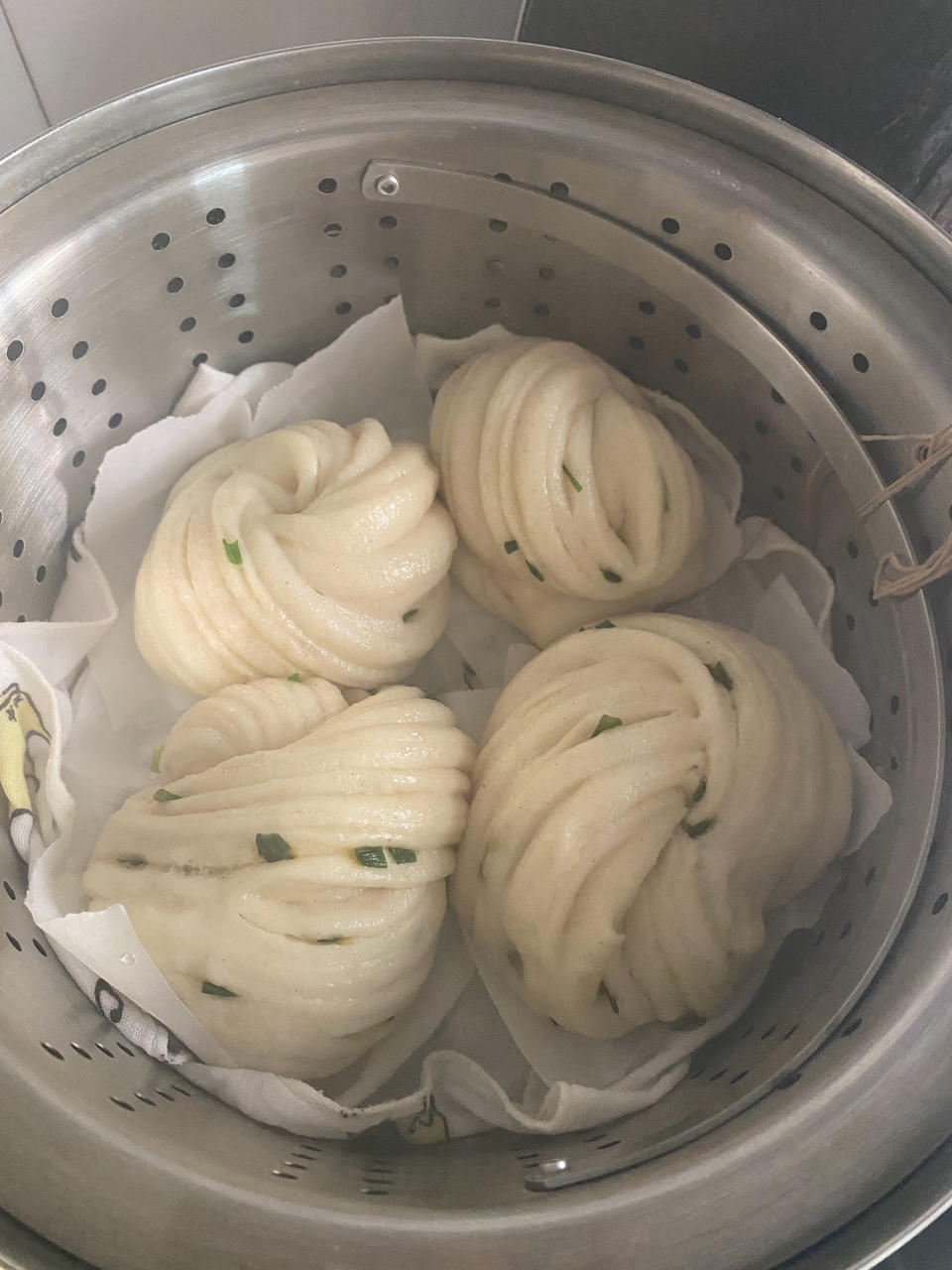 葱油花卷，一根筷子卷出漂亮的造型