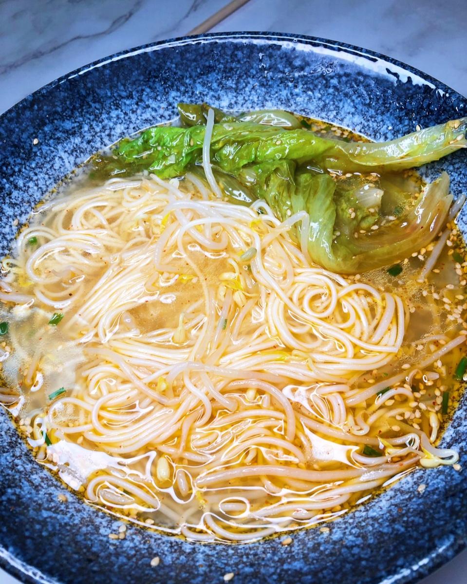 王大厨酸汤面