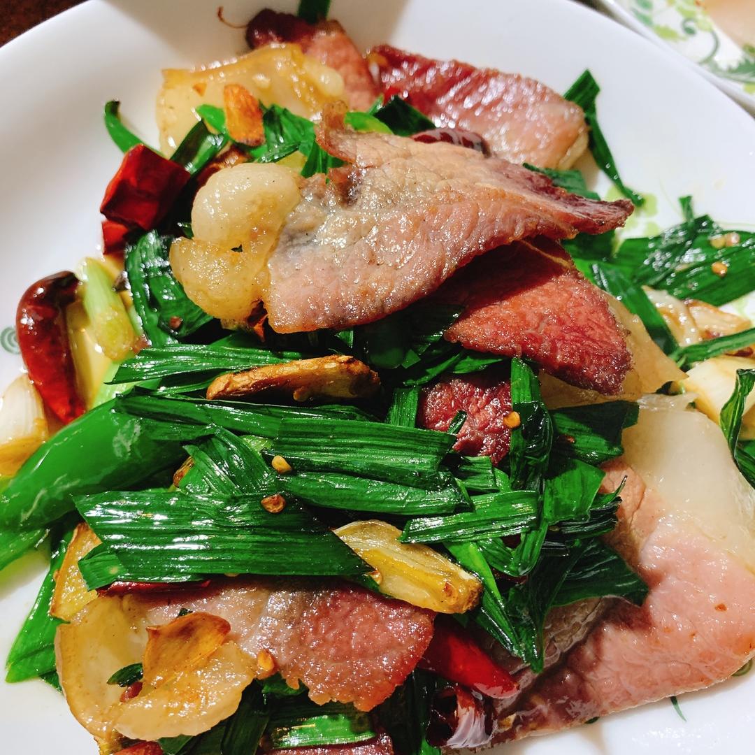 超人小姐1做的最具人间烟火气的大蒜辣椒炒湖南腊肉