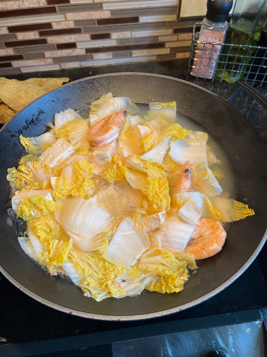 大虾白菜粉丝豆腐煲