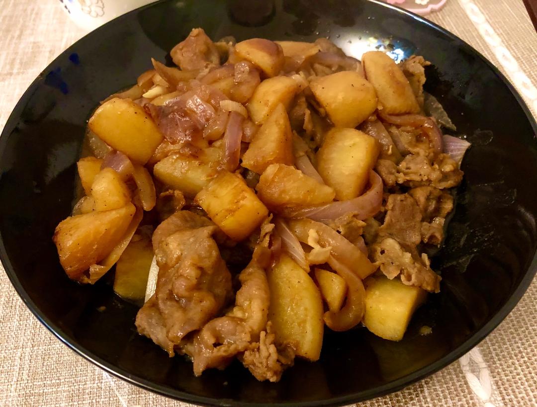 好吃到舔碗底的土豆肥牛拌饭